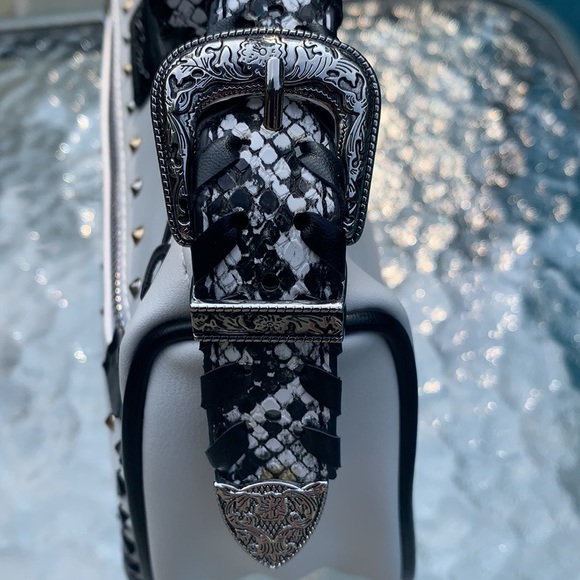 New Betsey Johnson Wild West Shoulder Bag White - Picture 4 of 12